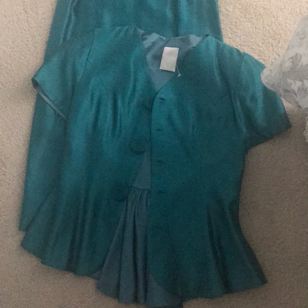 Dress - Picture 3 of 4